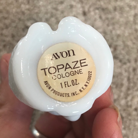 ❄Set of 2 Vintage Avon ‘Topaze Cologne‘ Milk Glass Poodle Set - Picture 5 of 10